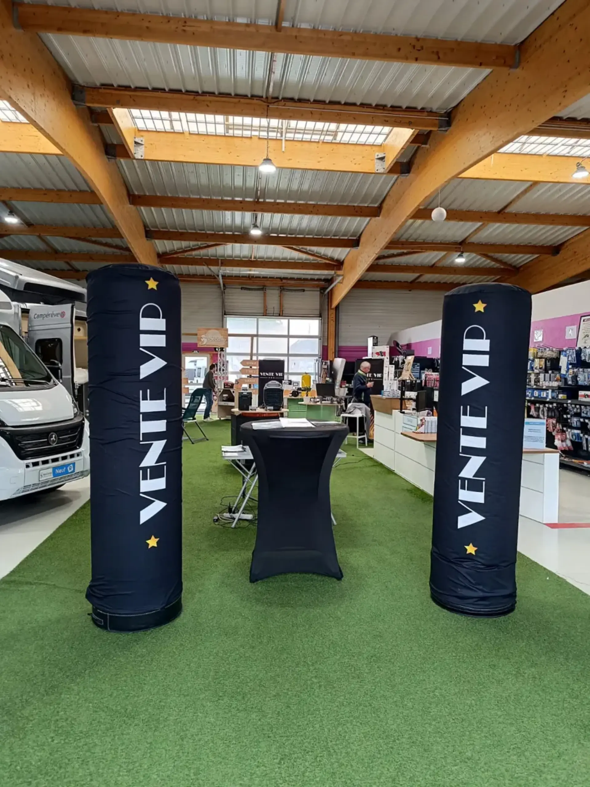 Vente privée camping-cars - Événement déstockage véhicules loisirs concession